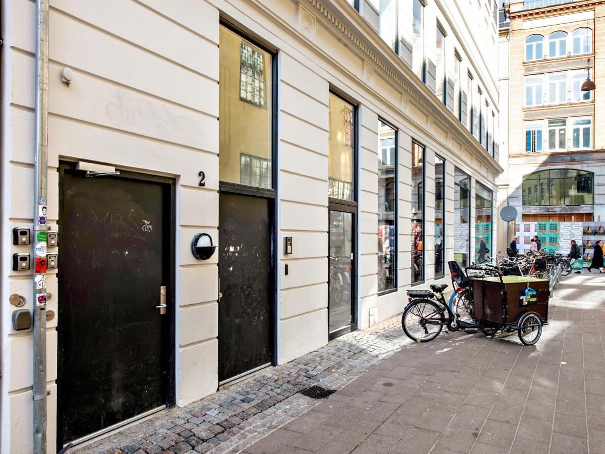 Sanders Leaves - Chic Three-Bedroom Apartment In Downtown Copenhagen Exterior photo