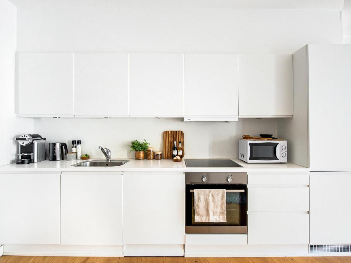 Sanders Leaves - Chic Three-Bedroom Apartment In Downtown Copenhagen Exterior photo