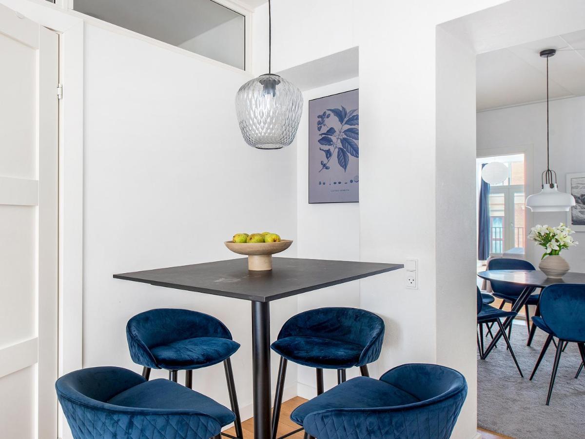 Sanders Leaves - Chic Three-Bedroom Apartment In Downtown Copenhagen Exterior photo
